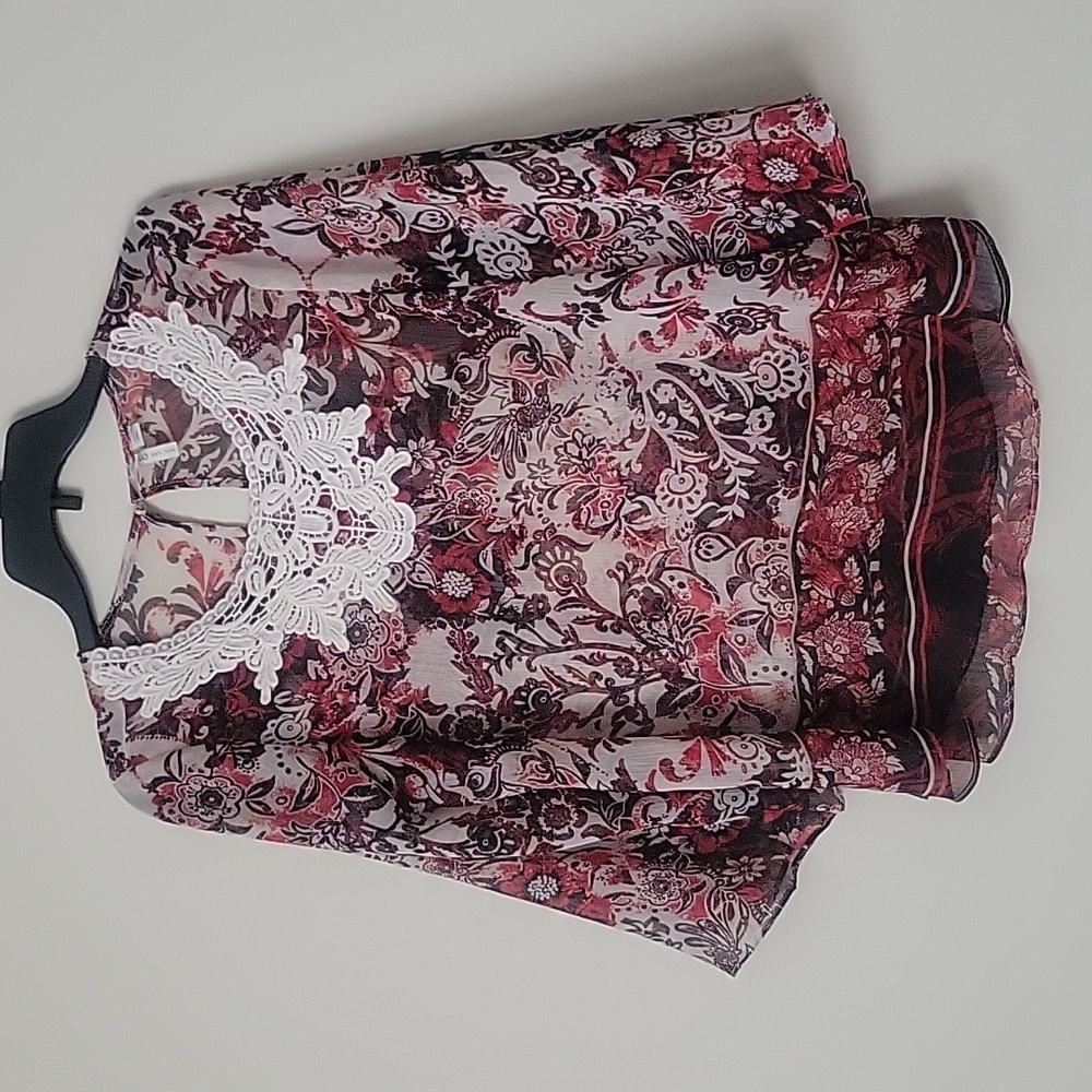 Cute Cato Floral Blouse Size XS